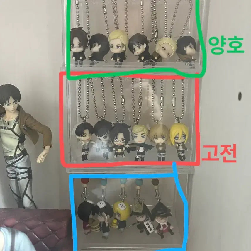 [BUNJANG] Attack on Titan Gacha Keychain Set: Levi, Eren, Erwin, Mikasa, Jean, Reiner / 진격거 스윙,대롱,지역 가챠 리바이 청소 에렌 엘빈 미카사 쟝 라이너