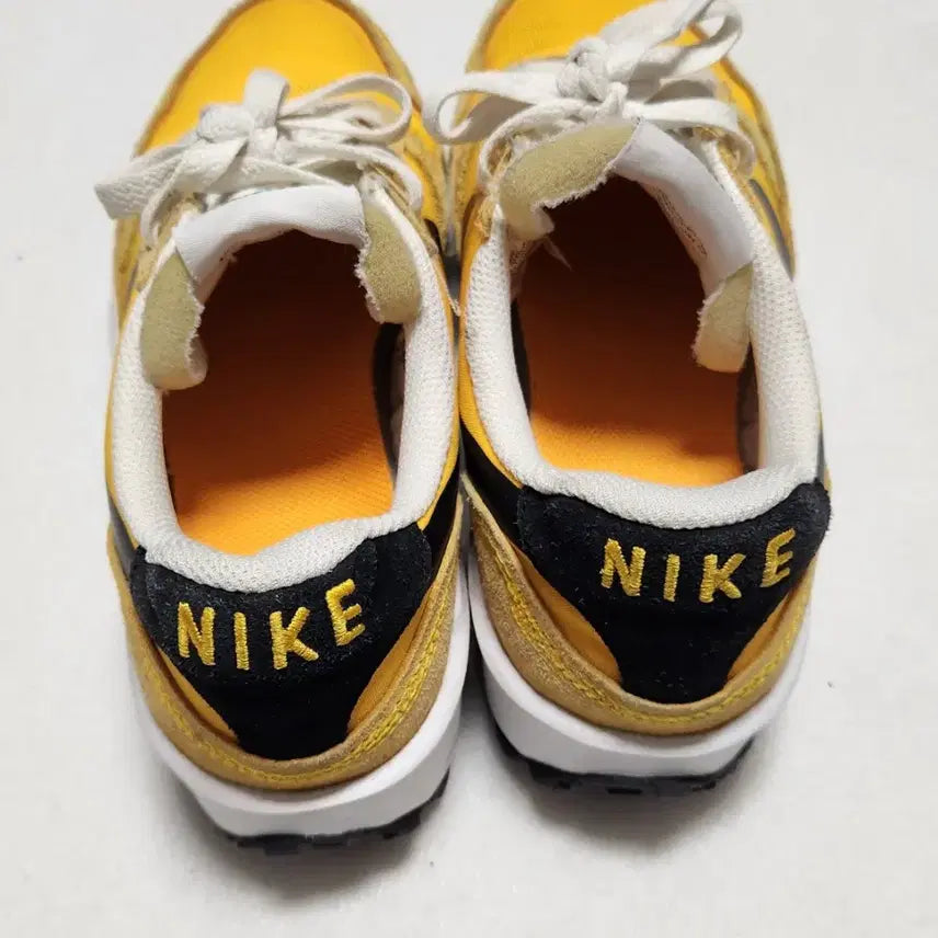 [BUNJANG] Nike Daybreak Yellow Sneakers (Women&