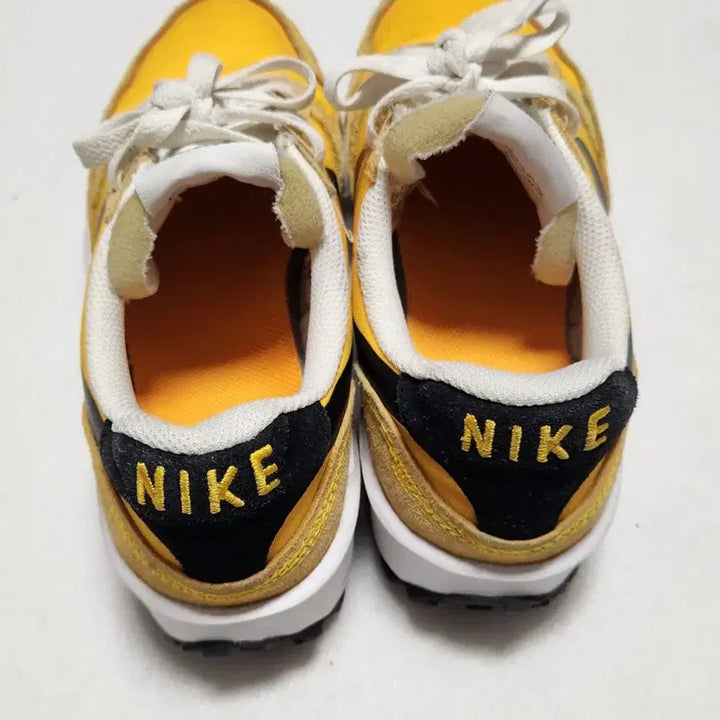 [BUNJANG] Nike Daybreak Yellow Sneakers (Women&