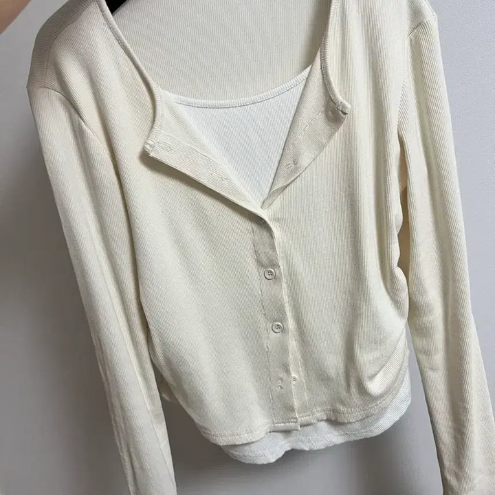 [BUNJANG] Beige Fake Layered T-Shirt / 베이지 페이크 레이어드 티셔츠