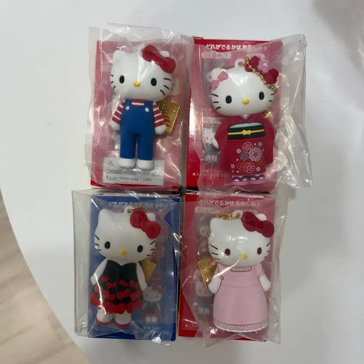 [BUNJANG] Sanrio Hello Kitty 50th Anniversary Tokyo Exhibition Figure Keyring / 헬로키티 50주년 도쿄전시회 피규어 키링 고전키티 교복키티