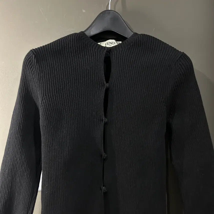 [BUNJANG] Fendi Cut-Out Ribbed Cardigan / 펜디 컷아웃 가디건