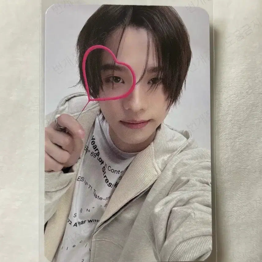 [BUNJANG] TWS NO TRAGEDY Shin Yu Cream POB Photocard / NO TRAGEDY 투어스 신유 크림 미공포 특전 포카