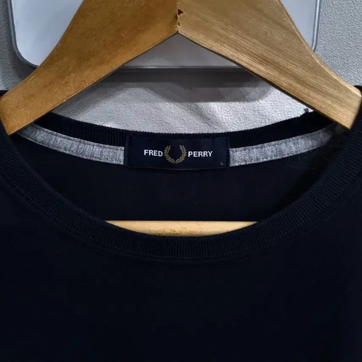 [BUNJANG] Fred Perry Black Short Sleeve T-Shirt / 프레드페리 검정 반팔 티셔츠