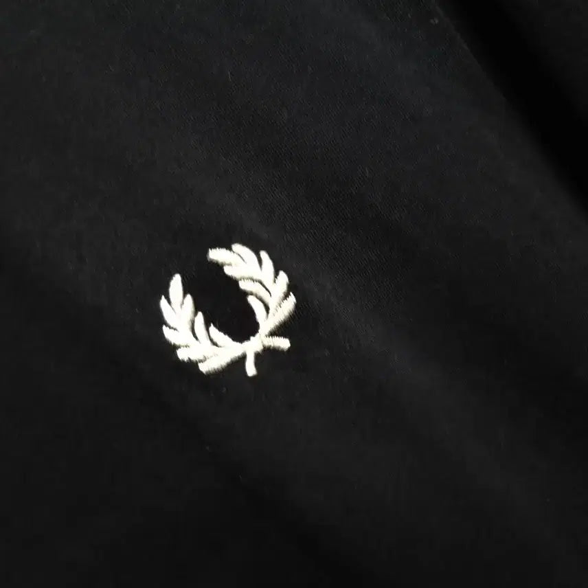 [BUNJANG] Fred Perry Black Short Sleeve T-Shirt / 프레드페리 검정 반팔 티셔츠