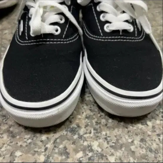 [BUNJANG] Vans Era Black Sneakers (225mm) / 반스 에라 블랙 225사이즈 / VN000EWZBLK1