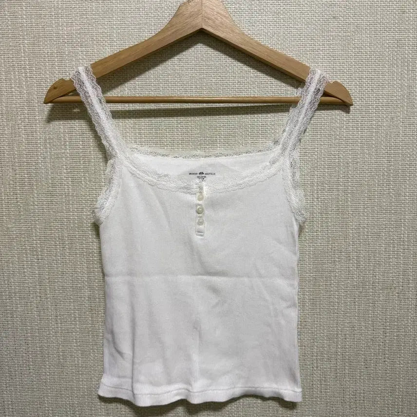 [BUNJANG] Brandy Melville Lace Button Tank Top / 브랜디멜빌 레이스 단추 나시