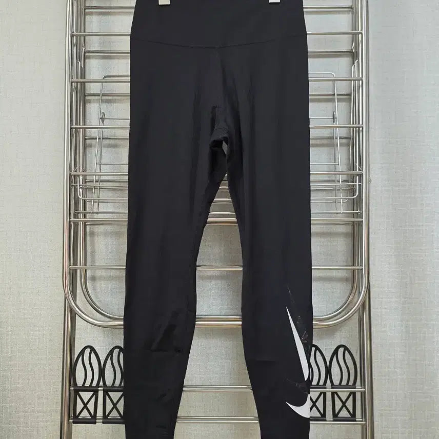 [BUNJANG] Nike Black Leggings (Size L) / 나이키 블랙 레깅스