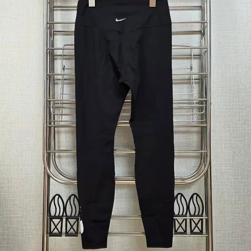 [BUNJANG] Nike Black Leggings (Size L) / 나이키 블랙 레깅스