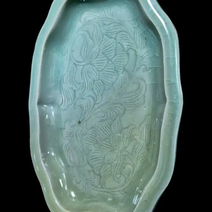 [BUNJANG] Celadon Carved Peony Plate / 청자 음각모란문 접시