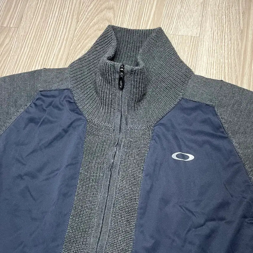 [BUNJANG] Oakley Knit Zip-Up (Charcoal, Size M) / 오클리 니트 집업