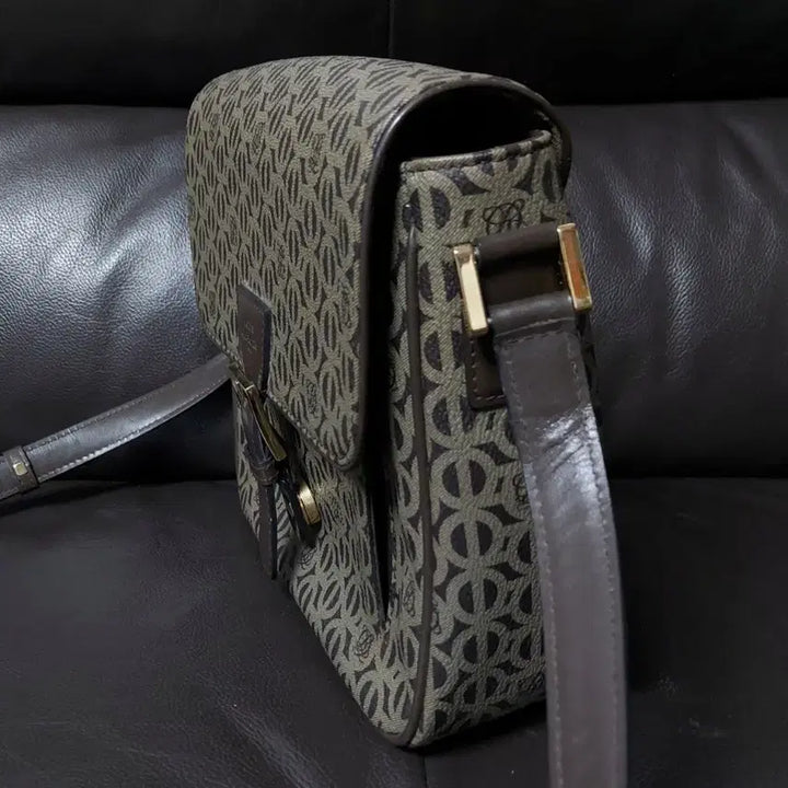 [BUNJANG] Louis Quatorze Brown Monogram Pattern PVC Leather Crossbody Bag / 루이까또즈 브라운 모노그램 패턴 PVC 가죽 크로스백