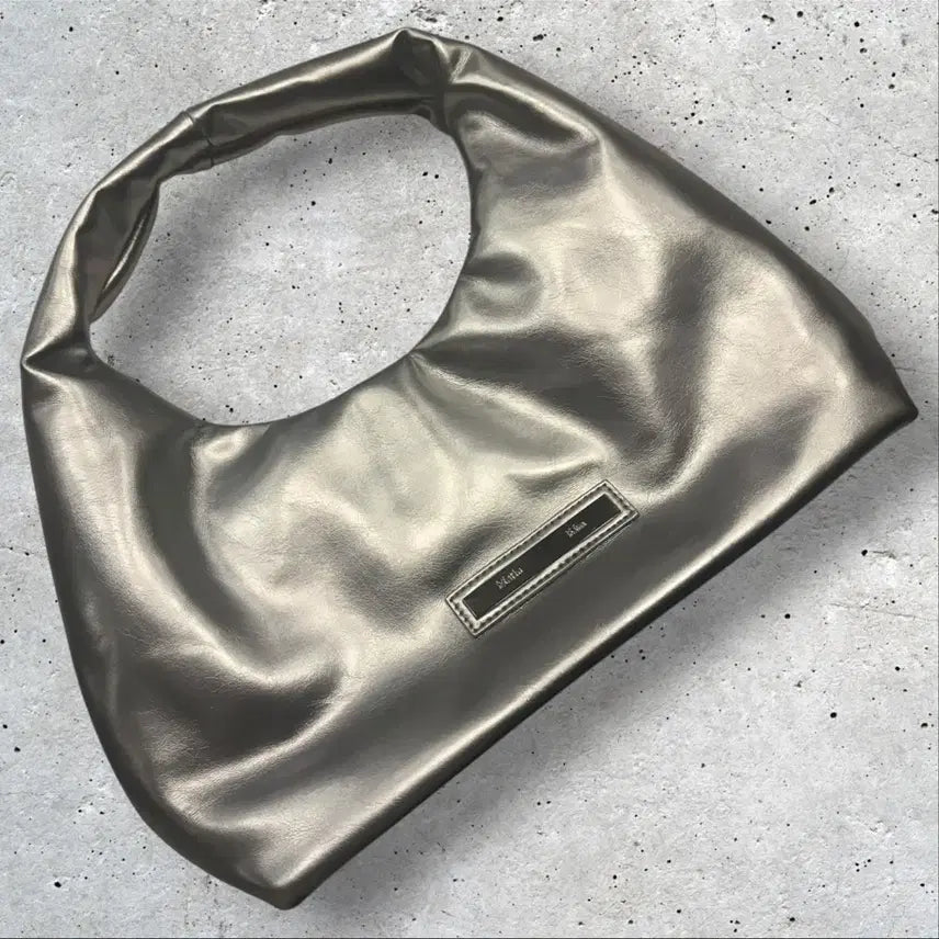 [BUNJANG] Matinkim Embossed Logo Leather Mini Tote Bag Silver / 마뗑킴 엠보스드 로고 레더 미니 토트백 실버