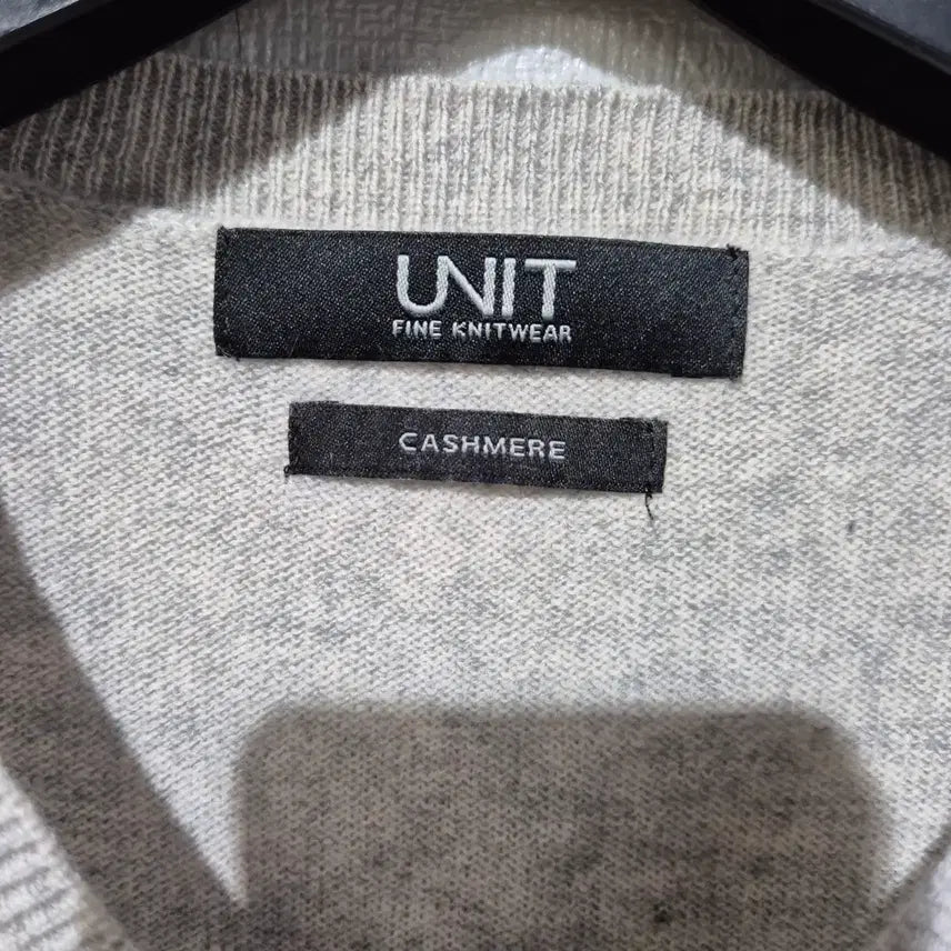 [BUNJANG] UNIT Cashmere V-Neck Knit Sweater / UNIT 캐시미어 브이넥 니트