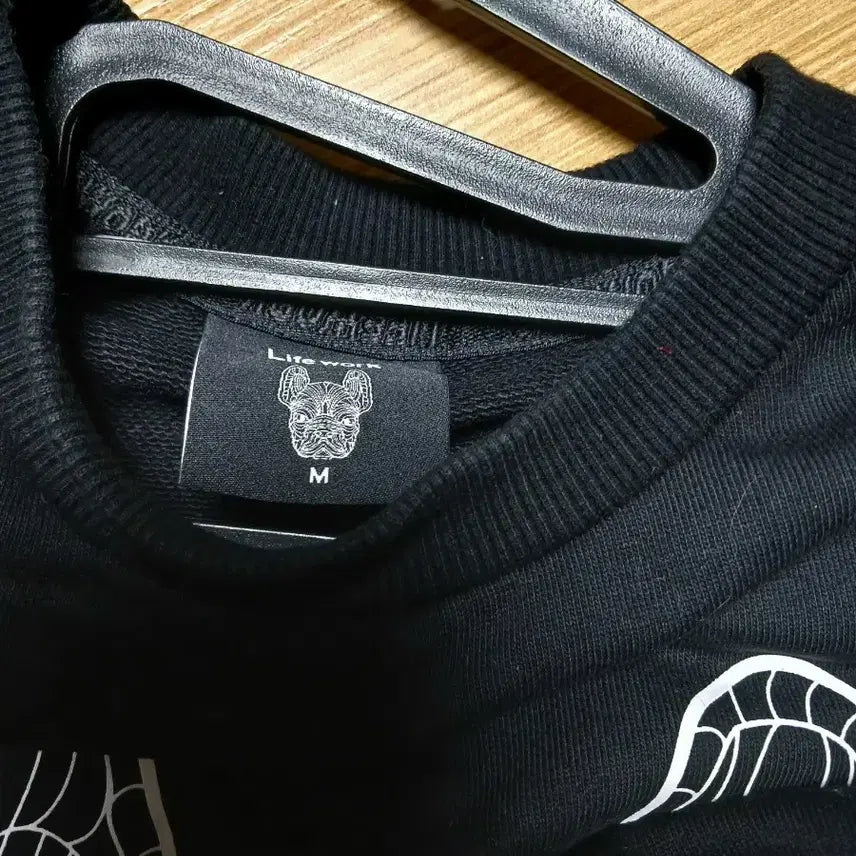 [BUNJANG] Life Work Bulldog Sweatshirt Black / 라이프워크 불독 맨투맨 블랙