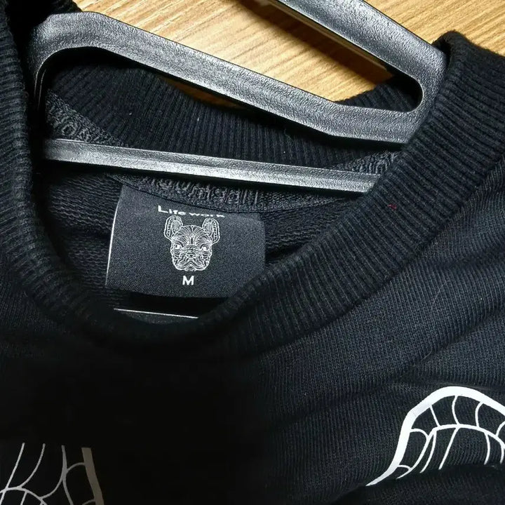 [BUNJANG] Life Work Bulldog Sweatshirt Black / 라이프워크 불독 맨투맨 블랙