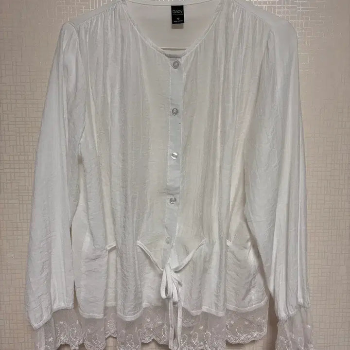 [BUNJANG] DAZY Lace Blouse White Long Sleeve / DAZY 레이스 블라우스 화이트 긴팔
