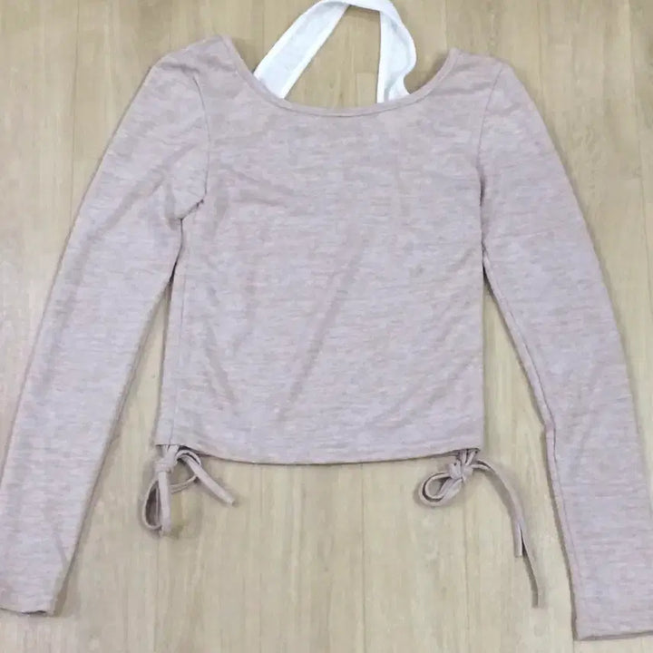 [BUNJANG] Beige Shirring Long Sleeve T-Shirt / 베이지 밑단 셔링 티 새상품