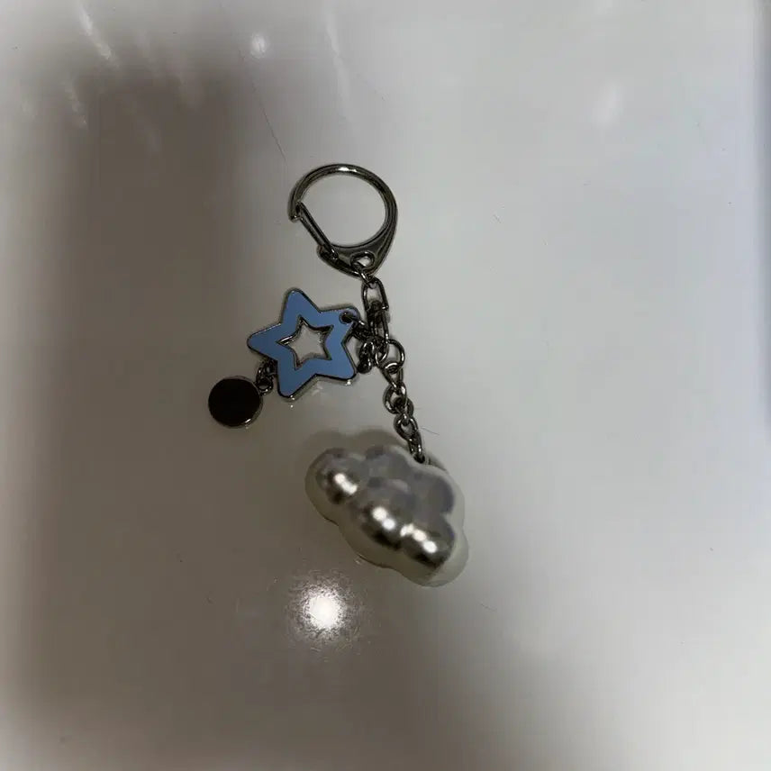 [BUNJANG] ILLIT Glitter Day Cloud Keyring Unsealed MD / 아일릿 글리터데이 구름 키링 개봉 md