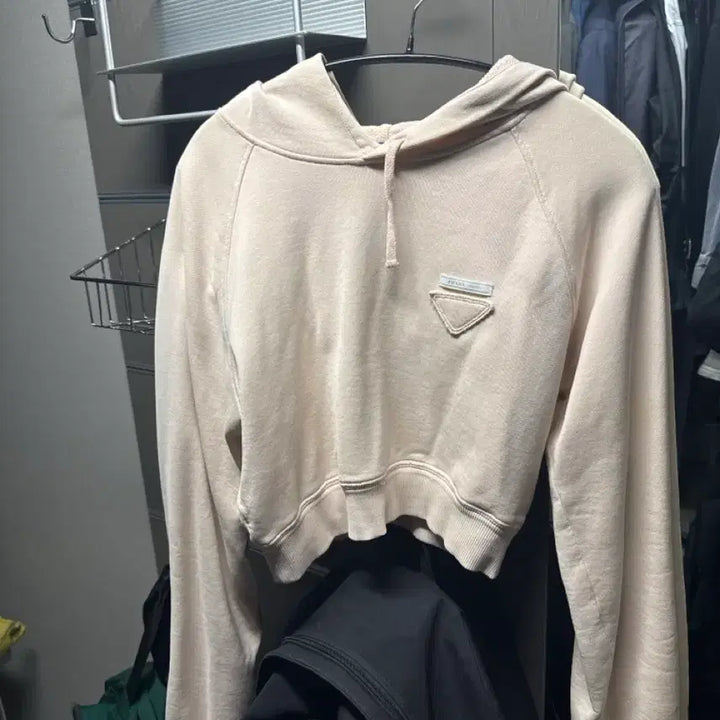 [BUNJANG] Prada Pink Cropped Hoodie / 프라다 핑크 크롭 후드티