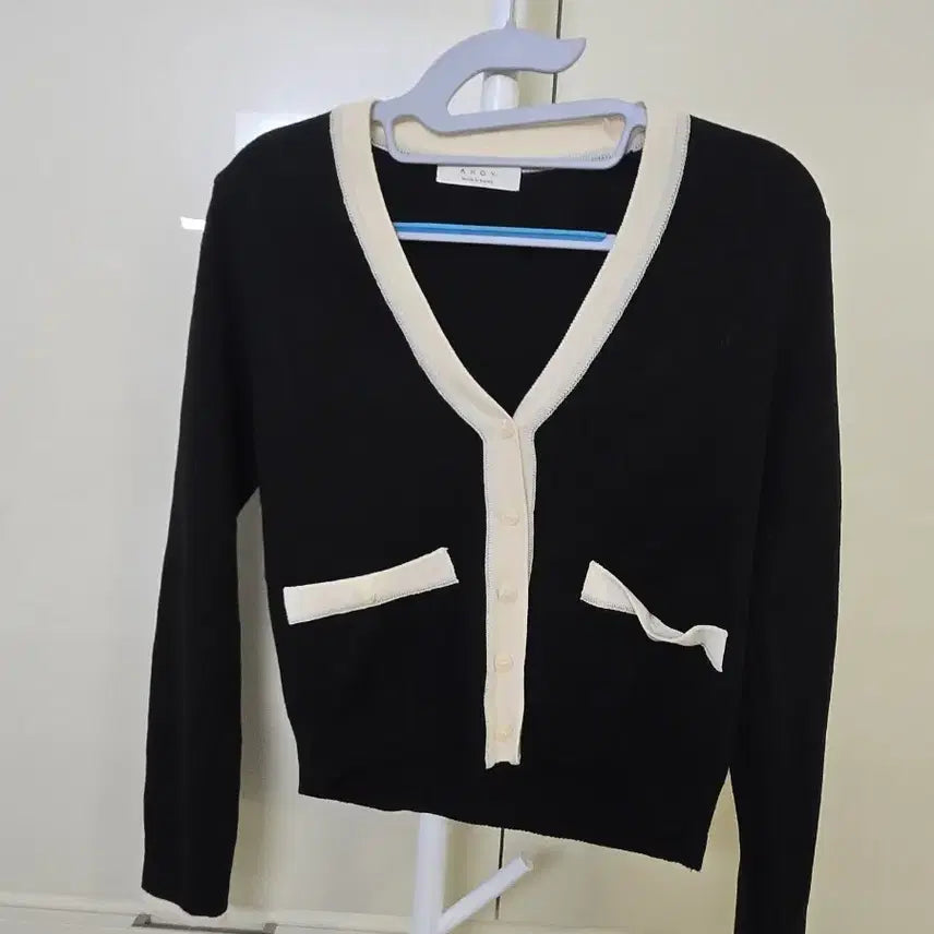 [BUNJANG] AHoy Black Contrast Cardigan / AHoy 블랙 배색 가디건