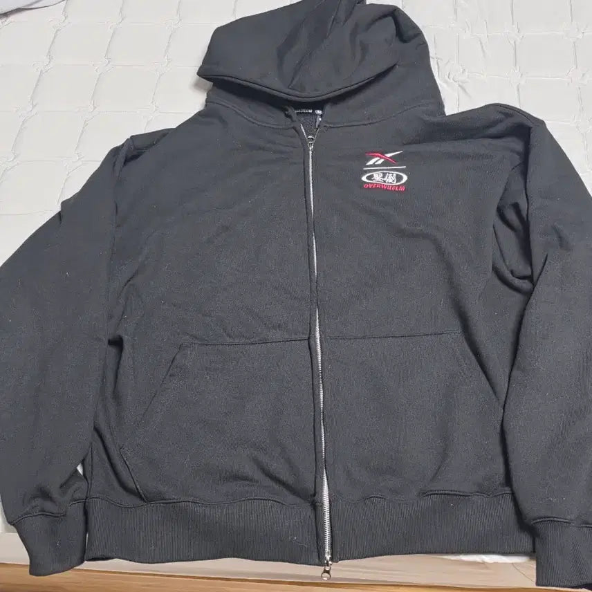 [BUNJANG] Reebok Overwhelm Black Hoodie Size 3 / 리복 검정색 OVERWHELM 후드집업 3Size