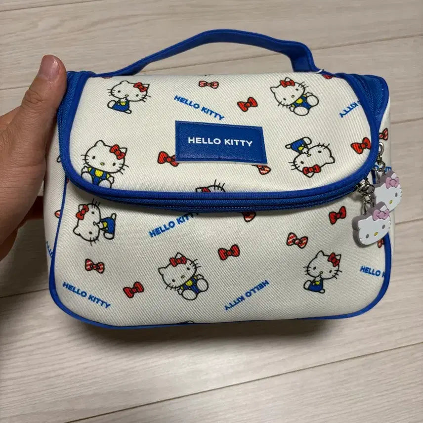 [BUNJANG] Sanrio Hello Kitty Crossbody &amp; Tote Bag / 산리오 키티 크로스백 및 토드백 저렴하게 판매합니다. (새상품)