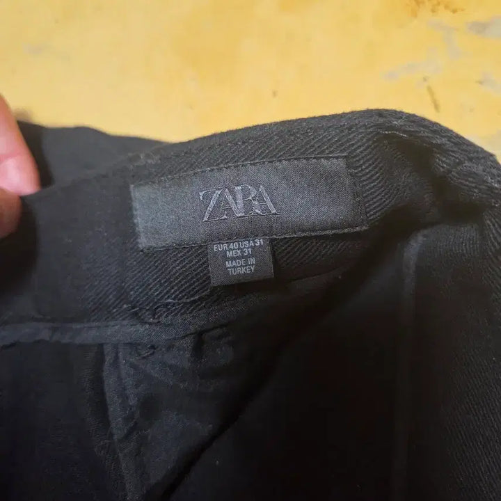 [BUNJANG] ZARA Flare Pants Bundle Set (Black &amp; White) / ZARA 플레어 팬츠 (화이트 부츠컷)