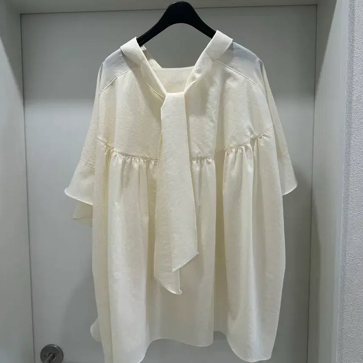 [BUNJANG] System Cream Collar Blouse / 시스템 크림칼라 블라우스