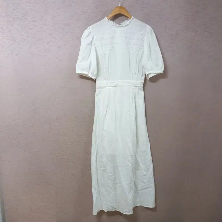 [BUNJANG] BASIL White Linen Embroidered Long Dress / B5-6/BASIL 화이트 린넨 자수 롱원피스 여성