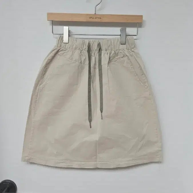 [BUNJANG] Beige Mini Skirt / S싸이즈 허리밴딩 베이지 스커트