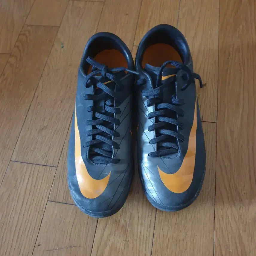 [BUNJANG] Nike Football Boots Black/Orange Size 250 / 나이키 축구화 블랙/오렌지250