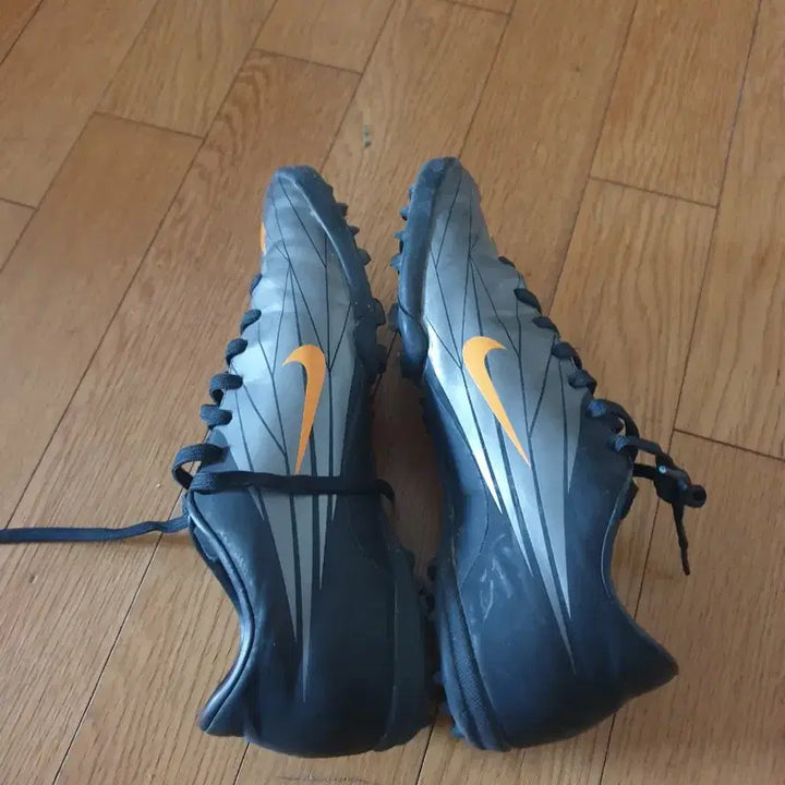 [BUNJANG] Nike Football Boots Black/Orange Size 250 / 나이키 축구화 블랙/오렌지250