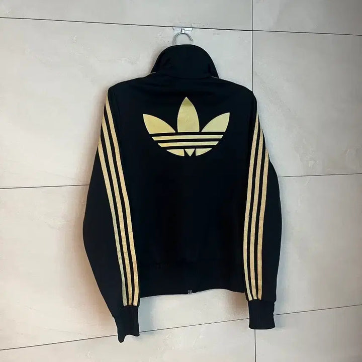 [BUNJANG] Adidas Firebird Track Jacket - Black/Gold / 아디다스 딱붙핏 제니깔 파이어버드 검,골 져지 블랙 [85]