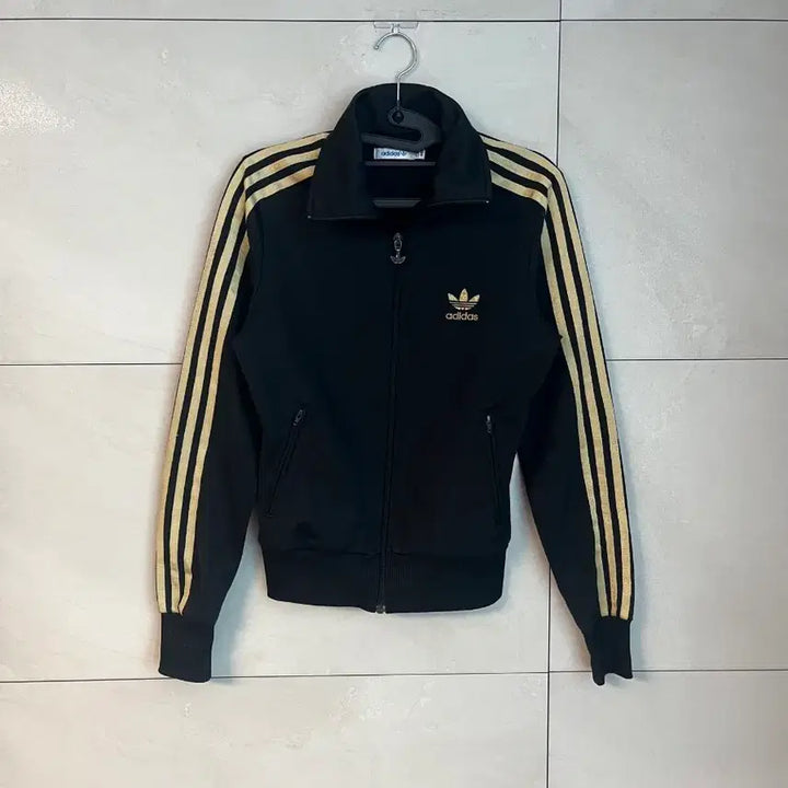 [BUNJANG] Adidas Firebird Track Jacket - Black/Gold / 아디다스 딱붙핏 제니깔 파이어버드 검,골 져지 블랙 [85]