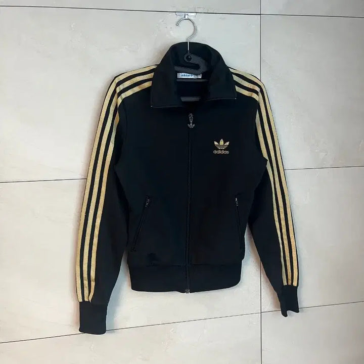 [BUNJANG] Adidas Firebird Track Jacket - Black/Gold / 아디다스 딱붙핏 제니깔 파이어버드 검,골 져지 블랙 [85]