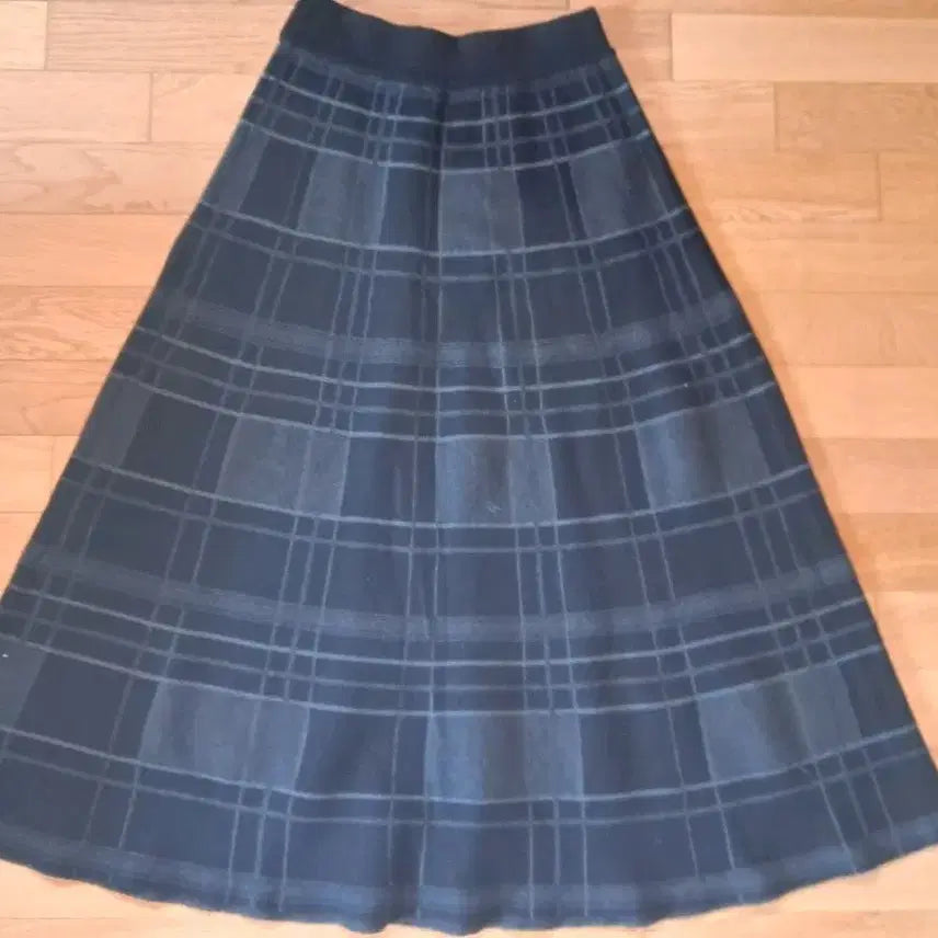 [BUNJANG] Wool Check A-Line Long Skirt / 모직 체크 A라인 롱 스커트