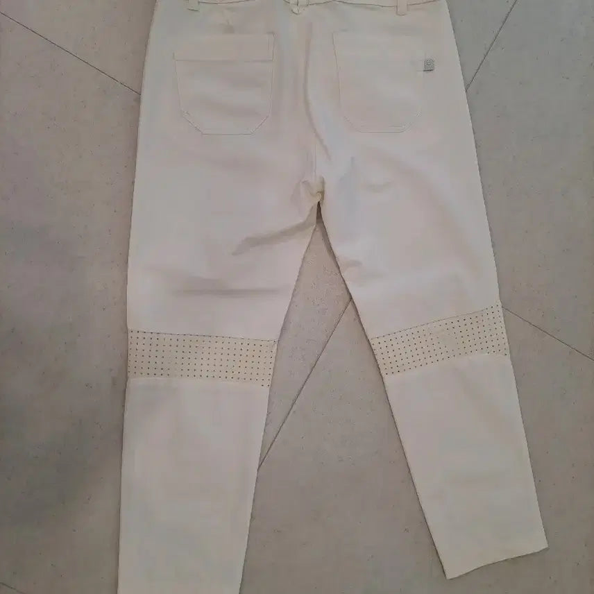 [BUNJANG] Descente Ivory 8-Part Pants / 데상트  아이보리 여성 8부 팬츠