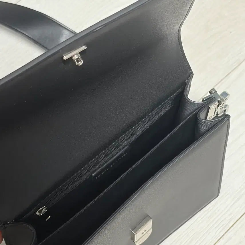 [BUNJANG] JW PEI Mini Flap Bag Black / JW PEI 쥬페이 미니 플랩백 블랙