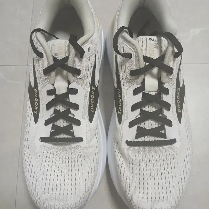 [BUNJANG] Brooks Ghost Max 2 Coconut 265 / 브룩스 고스트맥스2 코코넛 265