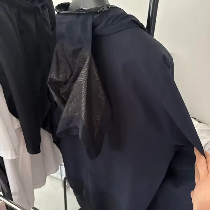 [BUNJANG] Stone Island Soft Shell Primaloft Jacket / 스톤아일랜드 소프트쉘 프리마로프트 L(와펜 X)