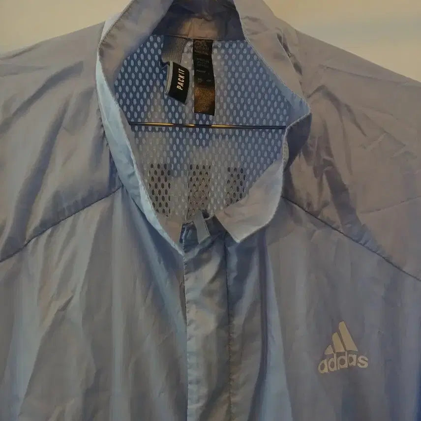 [BUNJANG] Adidas Windbreaker Jacket Light Blue Size 110 / 아디다스 바람막이 자켓 하늘색 110