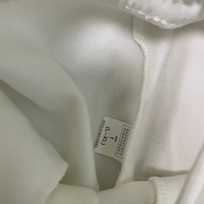 [BUNJANG] Pintuck Bermuda Shorts White / (새제품)핀턱 버뮤다팬츠 화이트