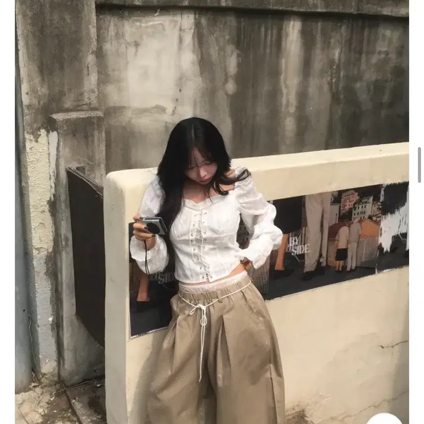 [BUNJANG] Looksu Off-Shoulder Puff Frill Blouse / 룩스유 펀칭 여리 아일렛 오프숄더 퍼프 프릴 블라우스