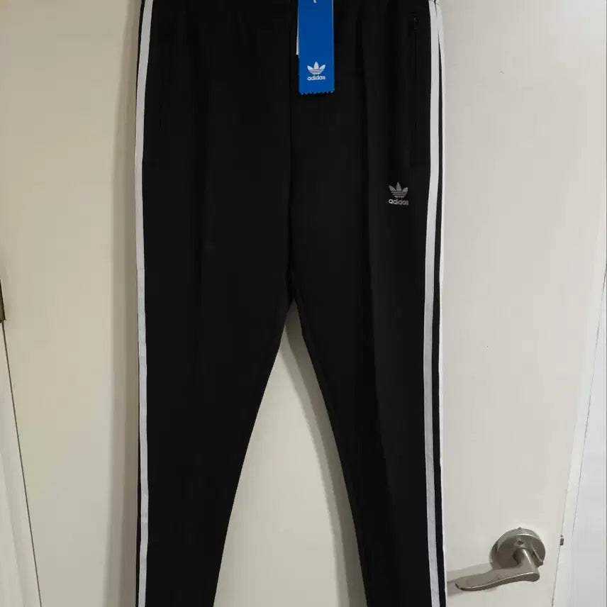 [BUNJANG] Adidas Three-Stripes Track Pants Training Pants Black Size S / 새거 S사이즈 아디다스 삼선 트랙팬츠 트레이닝바지 블랙
