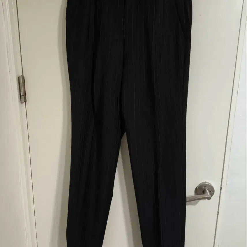 [BUNJANG] Givenchy 31-inch Striped Classic Fit Slacks / 31인치 지방시 스트라이프 슬랙스 클래식핏