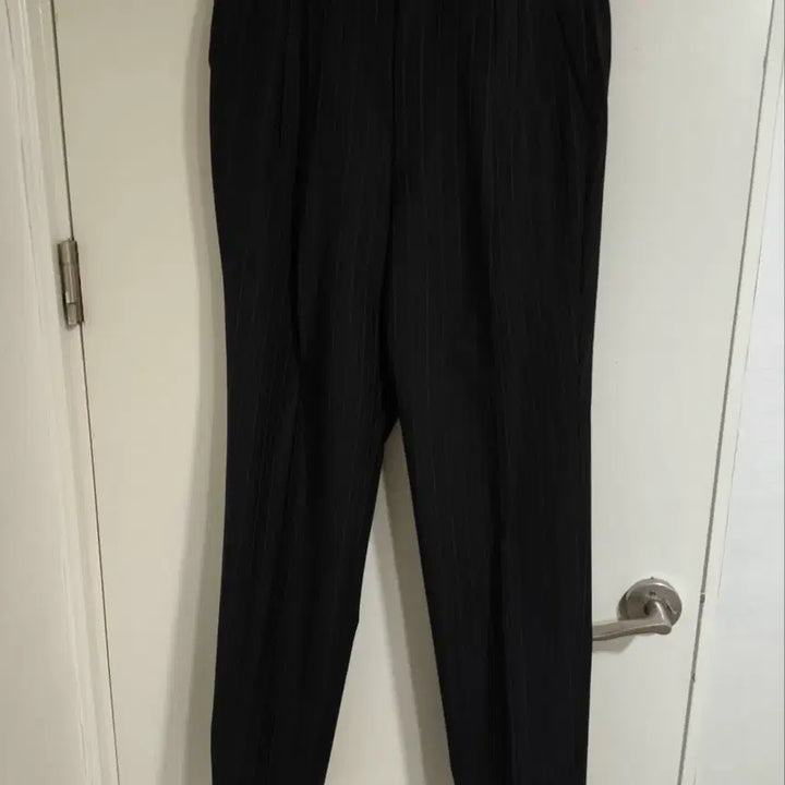 [BUNJANG] Givenchy 31-inch Striped Classic Fit Slacks / 31인치 지방시 스트라이프 슬랙스 클래식핏