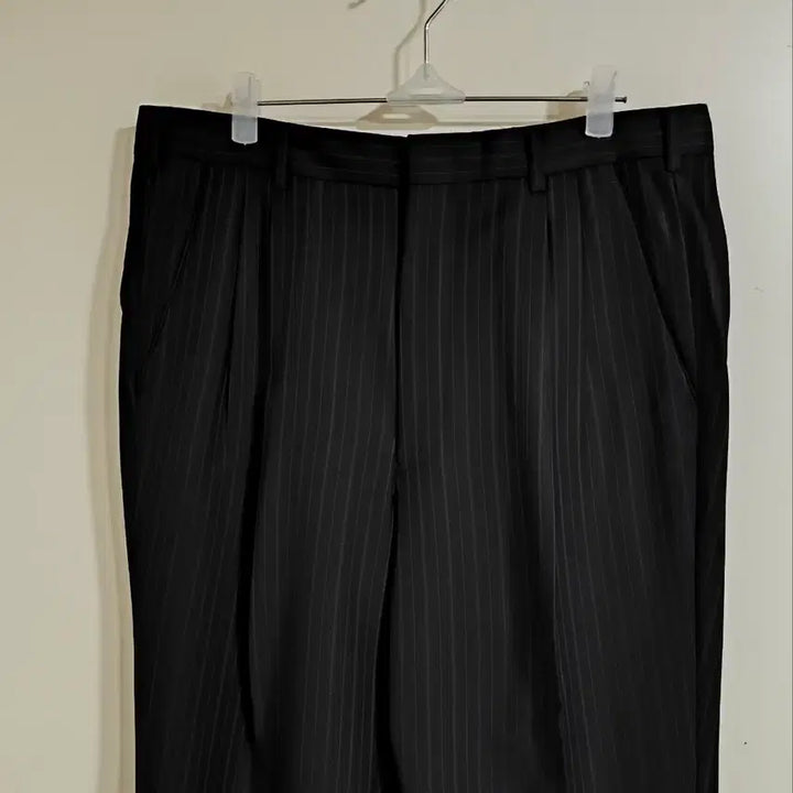 [BUNJANG] Givenchy 31-inch Striped Classic Fit Slacks / 31인치 지방시 스트라이프 슬랙스 클래식핏