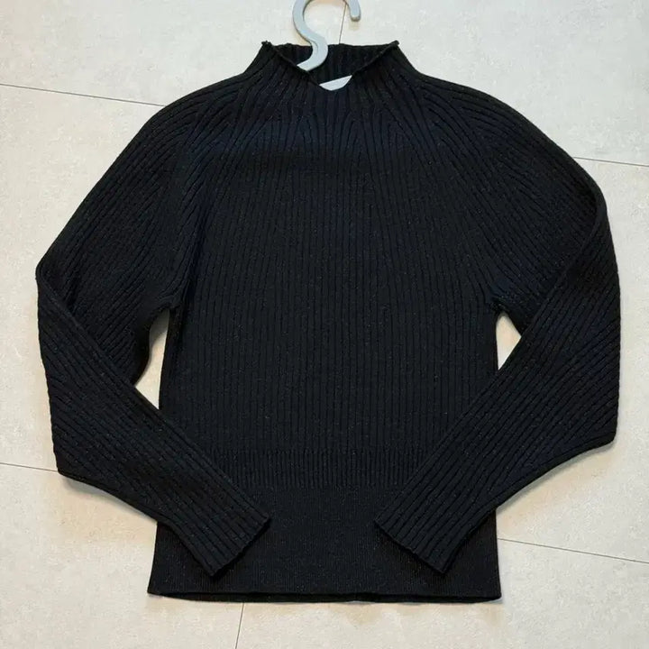 [BUNJANG] MINE Black Pearl Ribbed Knit Long Sleeve Turtleneck / 한섬 마인 MINE 블랙 펄 골지 니트 긴팔 반목 폴라 니트