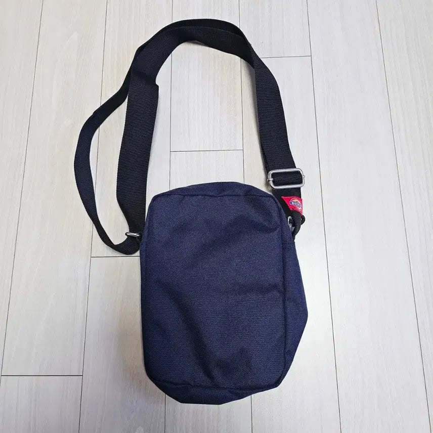 [BUNJANG] Dickies Navy Mini Crossbody Bag (Unisex) / 디키즈 네이비 미니 크로스백 (남녀공용)